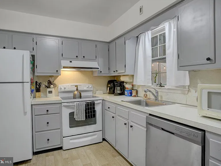 708 Cumberland Ave — Photo 8