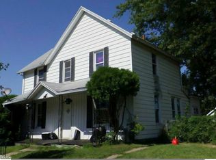 700 S 10th St, Burlington, IA 52601