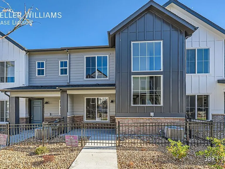 477 Millwall Cir — Photo 1