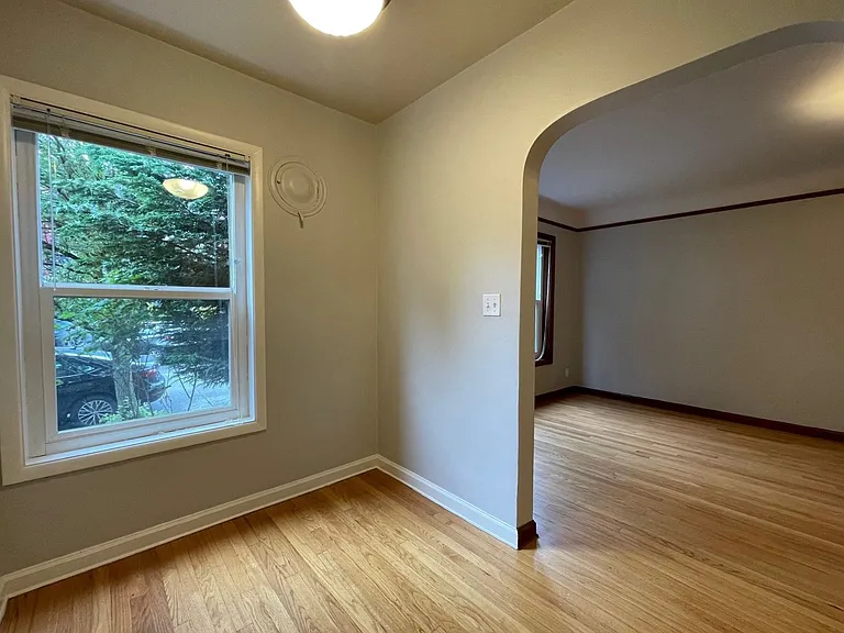 616 4th Ave — Photo 11
