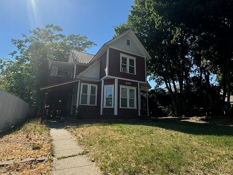 605 N Ruby St — Photo 2