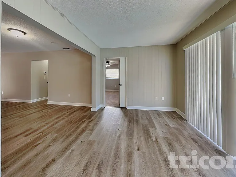6160 Rockefeller Ave — Photo 10