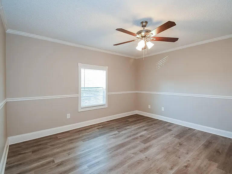3083 Wavering Ln — Photo 11