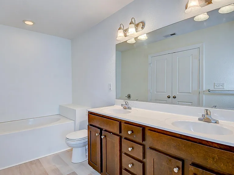 5416 Safe Harbour Way — Photo 18