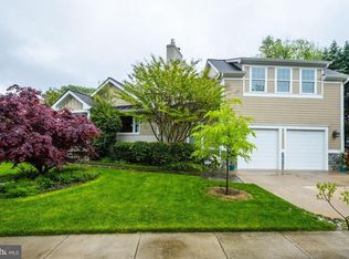 5602 33rd St N, Arlington, VA 22207