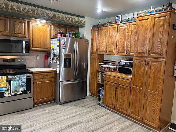 5th image of 1721 Acorn Dr