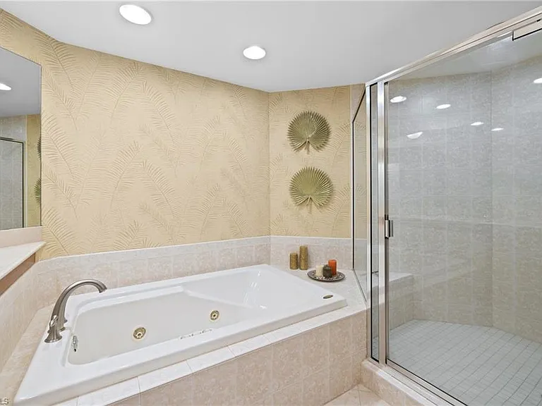 2748 Tiburon Blvd E #C-202 — Photo 6