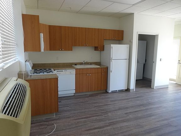 2nd image of 517 E Harvard Blvd #102