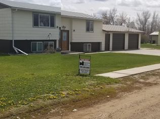 121 4th St SW, Harlem, MT 59526