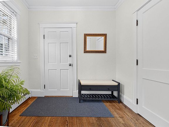 2nd image of 514 Lowell Ave #514