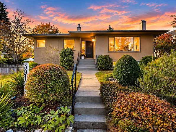 3910 Scolton Rd, Saanich, BC V8N 4E2