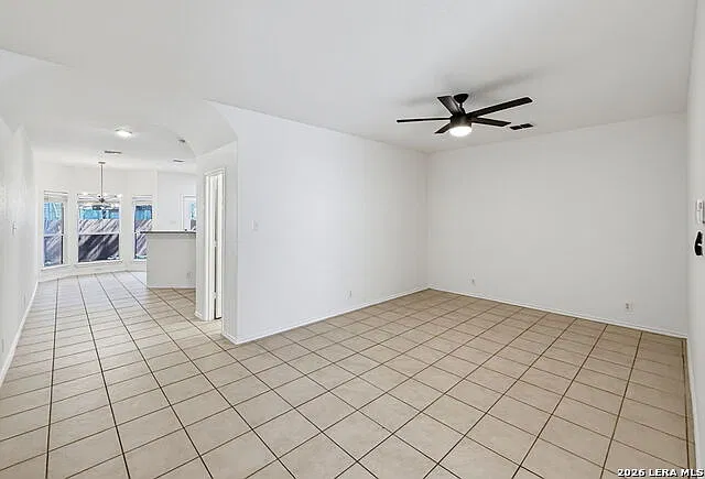3 bed, 2.5 bath, 1424 sqft, $1,700 — Photo 4
