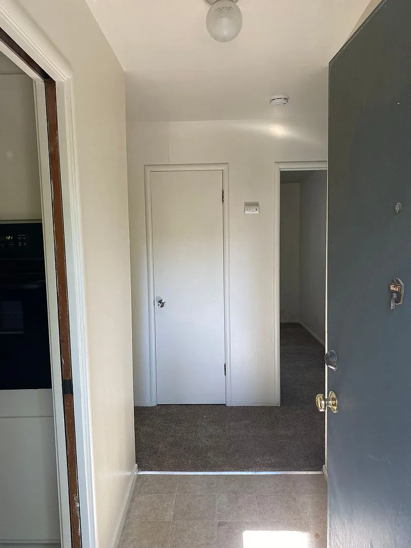 3 Bdrm/2 Bath Home Close to Downtown & Shopping-$500 Off 1st Month's Rent — Photo 3