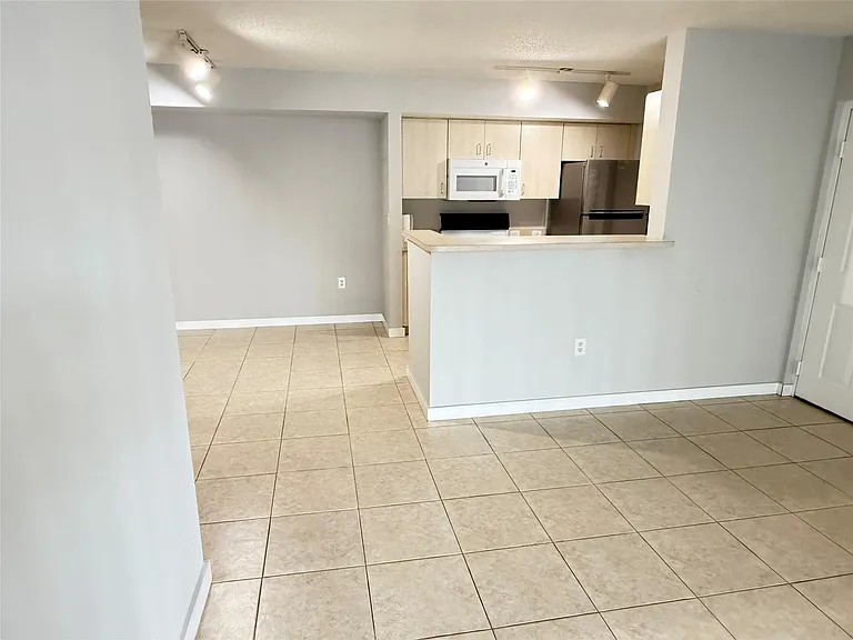 11165 SW 6th St #204 — Photo 5