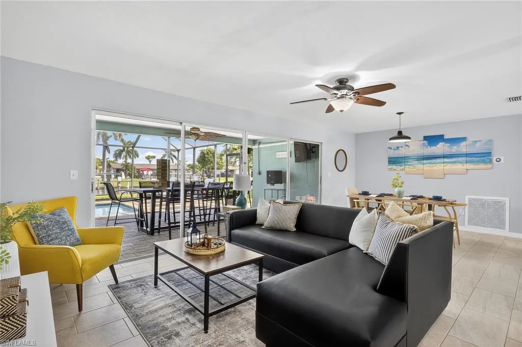 3 bed, 2.0 bath, 1297 sqft, $7,500 — Photo 2