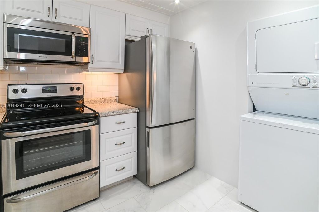 130 Cypress Club Dr APT 324, photo 3