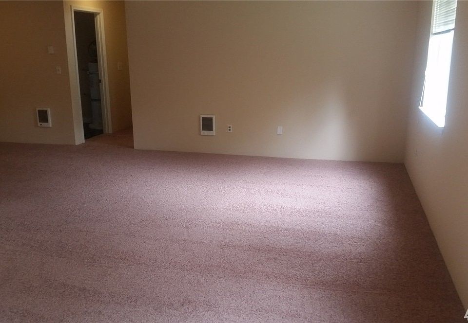 1st image of 20406 108th St E