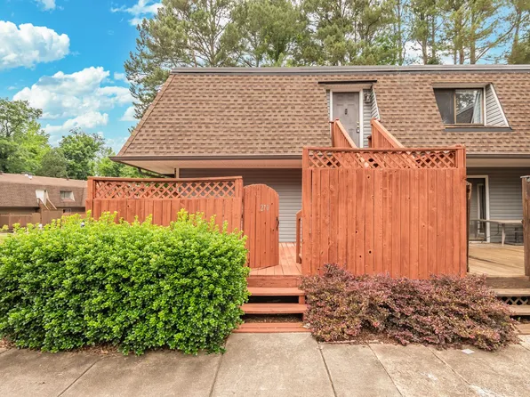 270 Summerwalk Cir, Chapel Hill, NC 27517