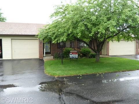 1st image of 8775 Courtland Dr NE