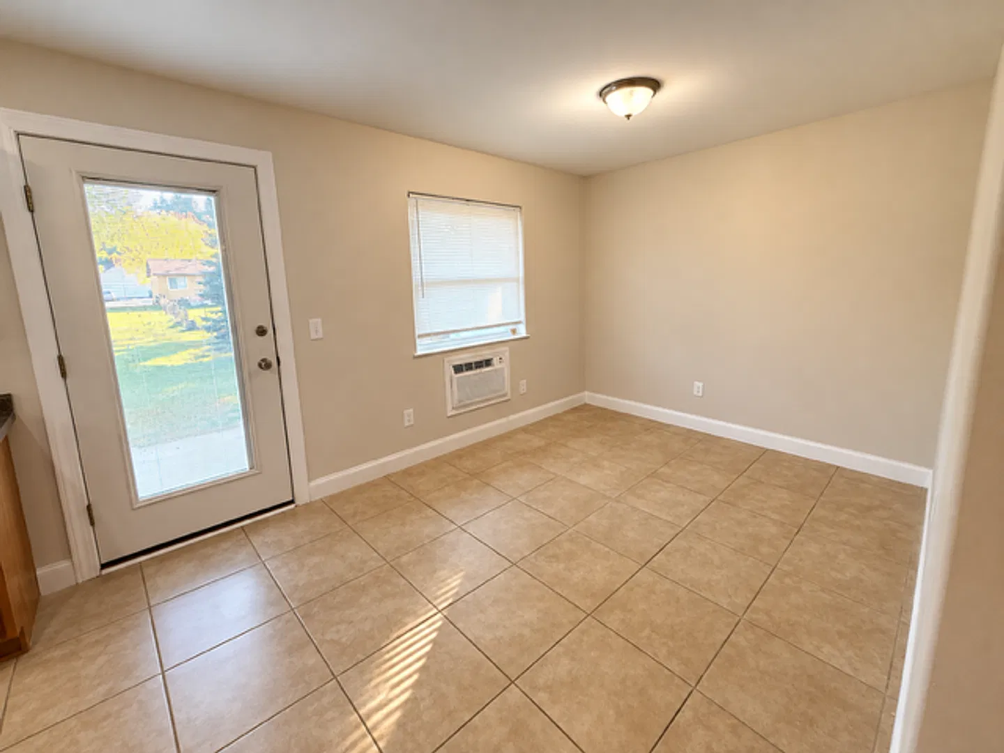 2-bedroom Duplex — Photo 4