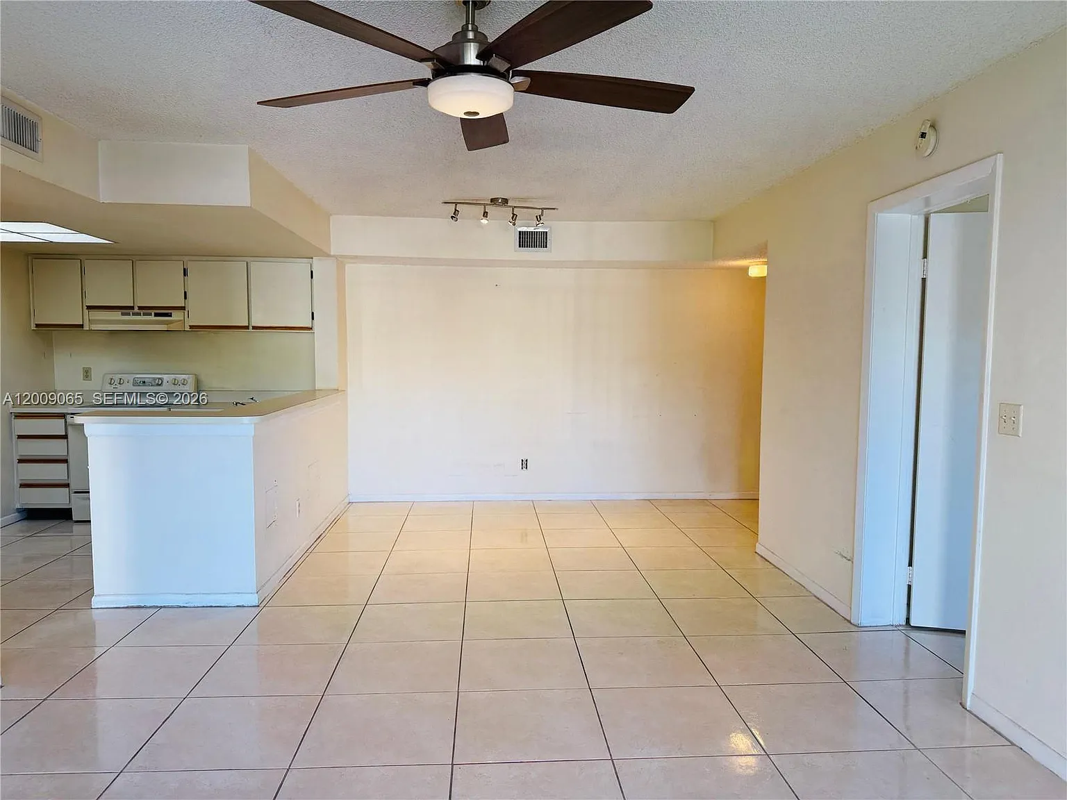 Visconti Condo — Photo 4