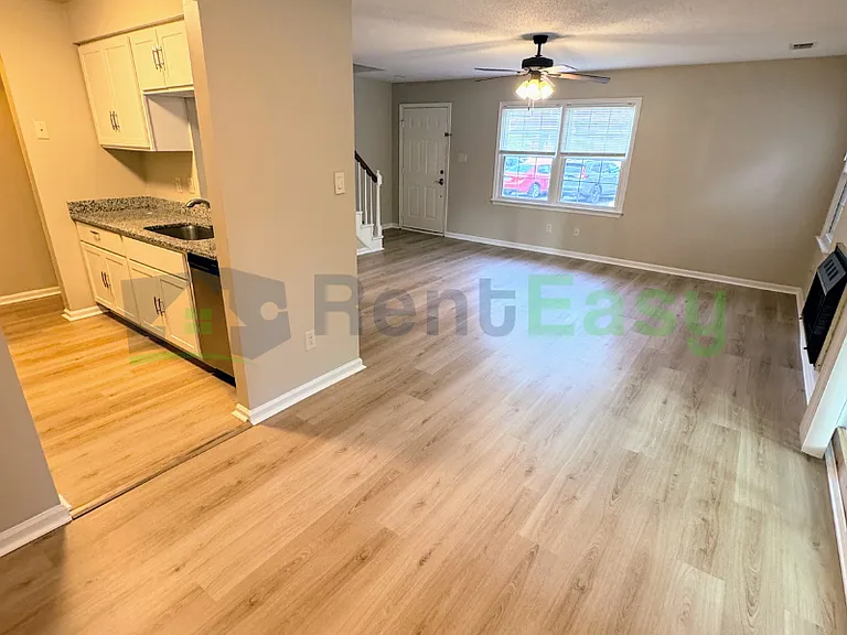 401 Henley Ct #C — Photo 5