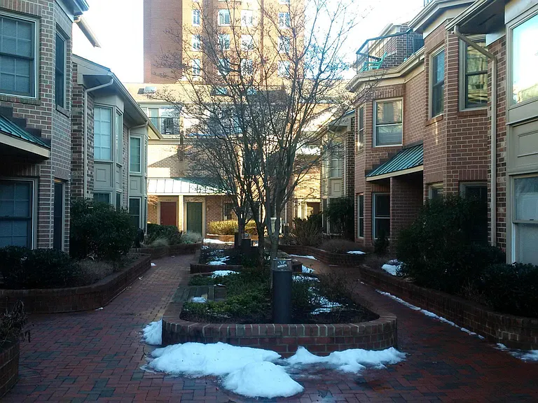618 N Tazewell St — Photo 27