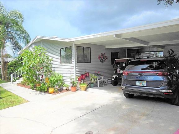 2nd image of 4622 Arlington Park Dr