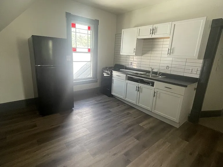 615 Market St — Photo 3