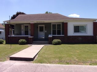 226 E Palm St, Roodhouse, IL 62082