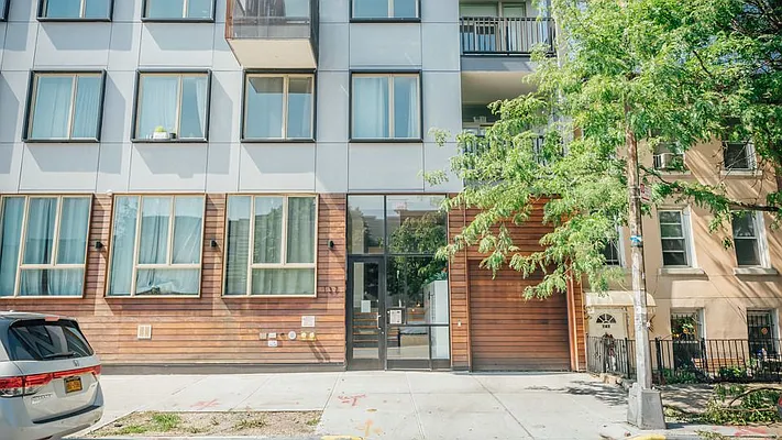 Rented by Nooklyn NYC LLC | media 12