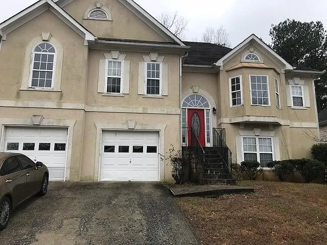 2445 Lake Royale Dr — Photo 1