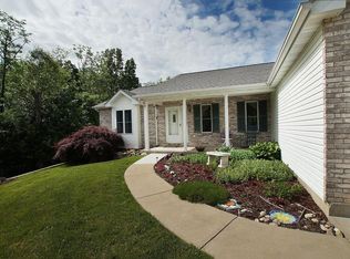 661 Black Horse Dr, Villa Ridge, MO 63089