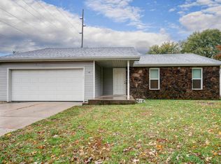 2563 S Regina Ave, Springfield, MO 65807