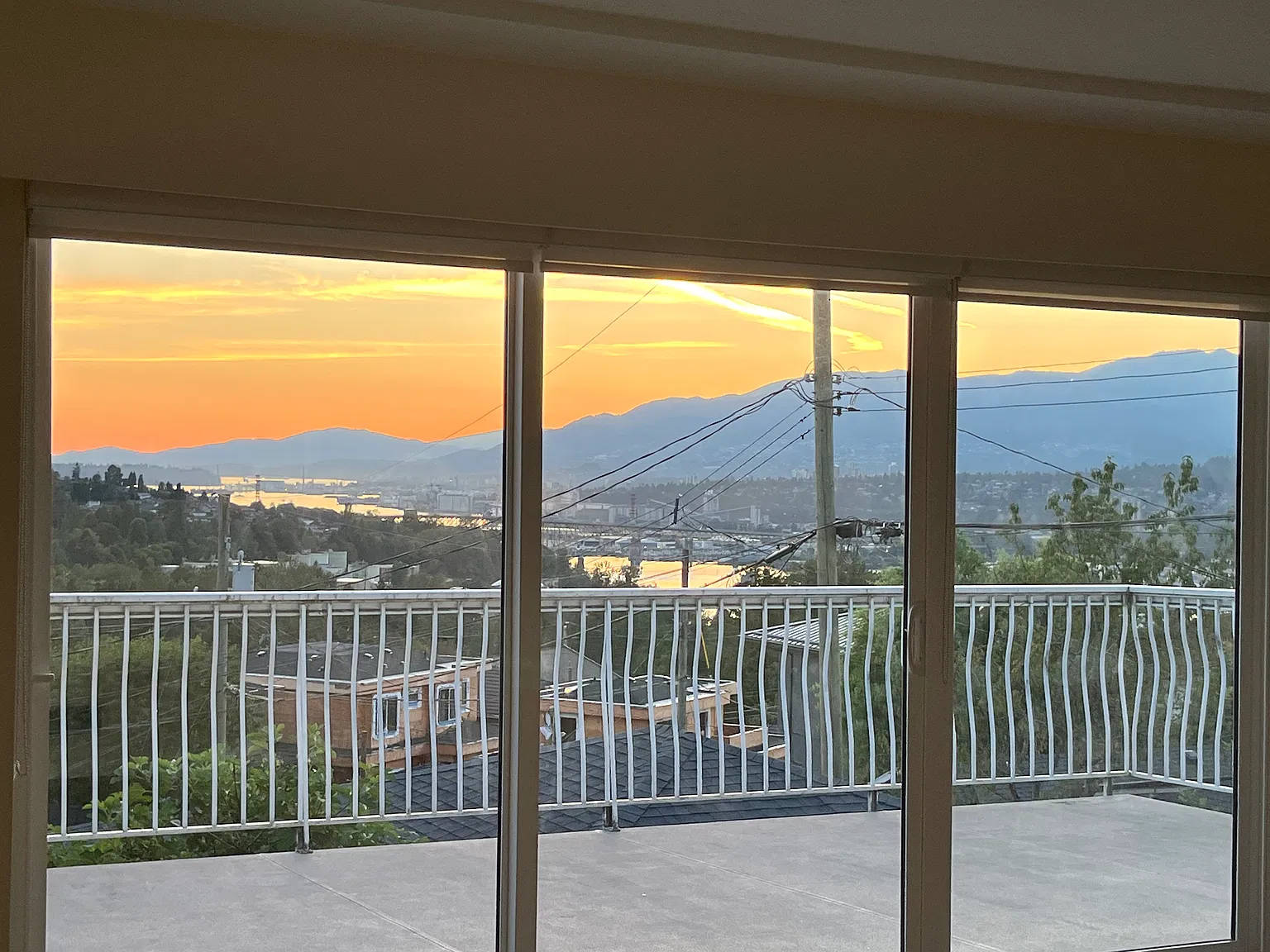 3 bed, 1400 sqft, $3,870 — Photo 1
