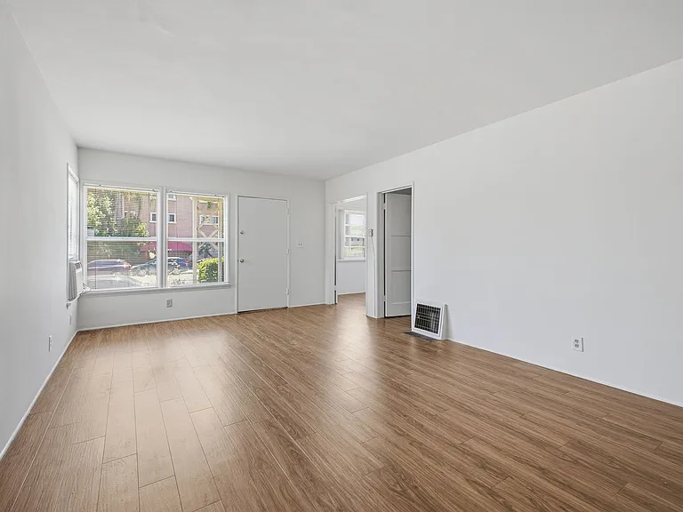 321 W Alameda Ave — Photo 2