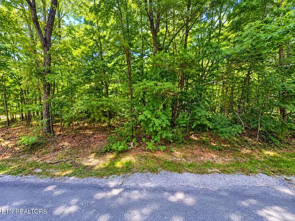 103 Amherst Dr, Crossville, TN 38558