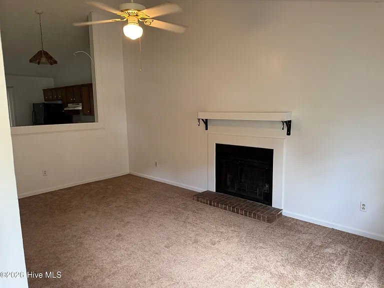 135 Twin Wood Dr — Photo 4
