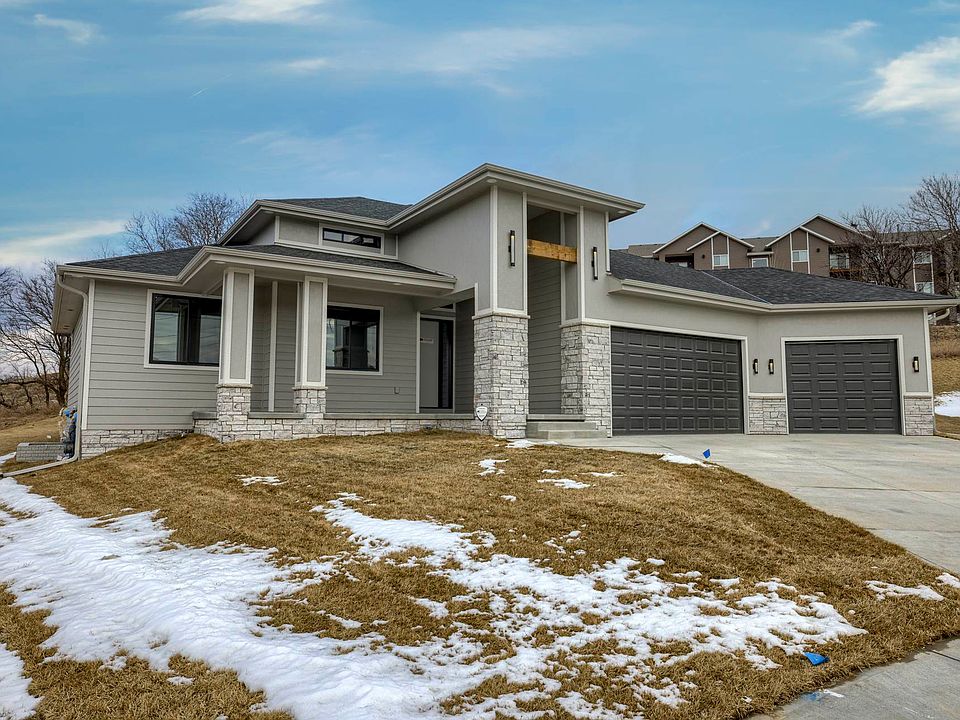 1st image of 2548 N 187th Cir