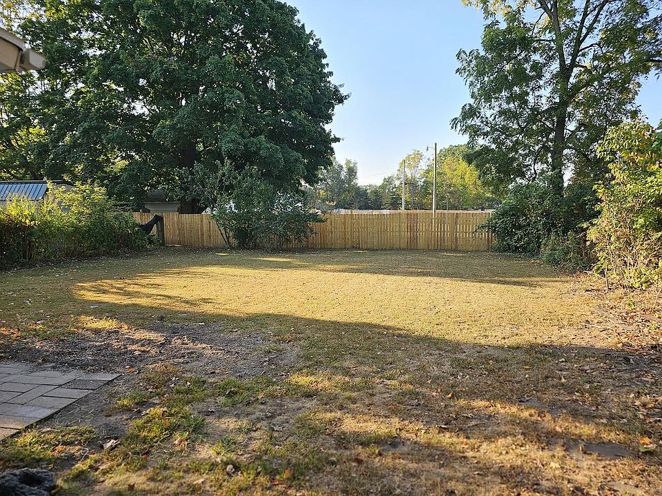 1st image of 303 2nd Ave