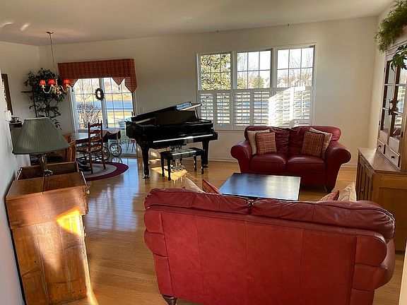 4th image of 16447 Crescent Lake Dr