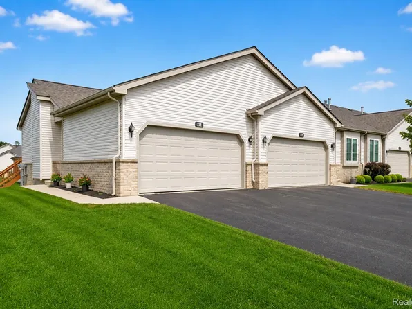 2011 Murray St, Grand Blanc, MI 48439