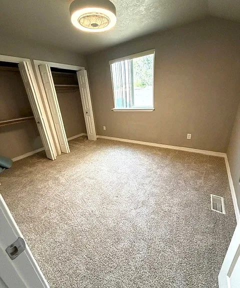 1576 S Grant Ave — Photo 16