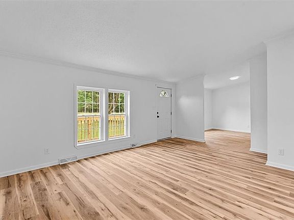 5th image of 1650 Lincoln St