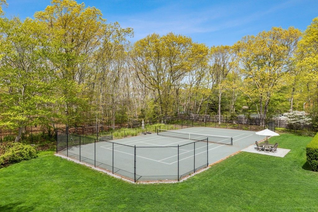 Professional grade Har-Tru tennis court