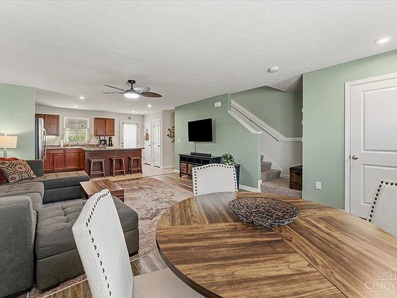 4th image of 4686 Jessica Suzanne Dr