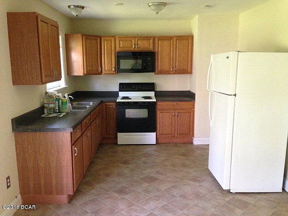 5th image of 4054 Bryan St