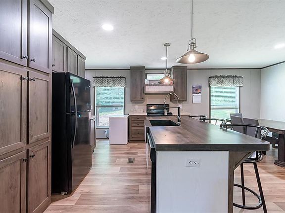 3rd image of 4744 Boulder Dr