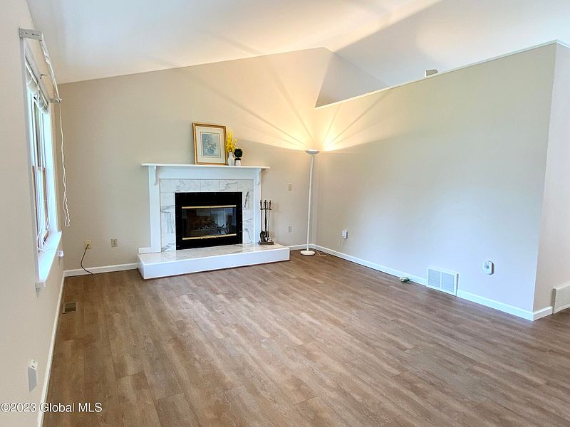 4th image of 44 Maple Drive