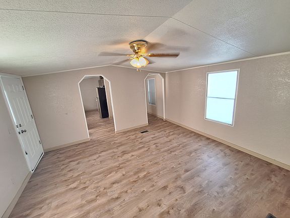 3rd image of 16300 Abbe Ln